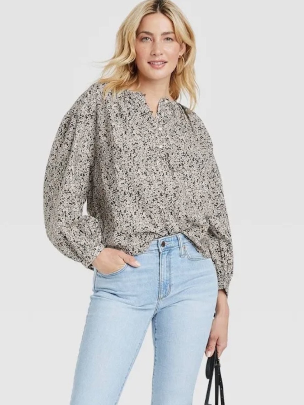 Universal Thread Gray and White Floral Peasant Blouse